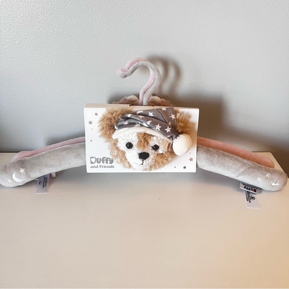 Disney Duffy & ShellieMay hanger set - Picture 2 of 2